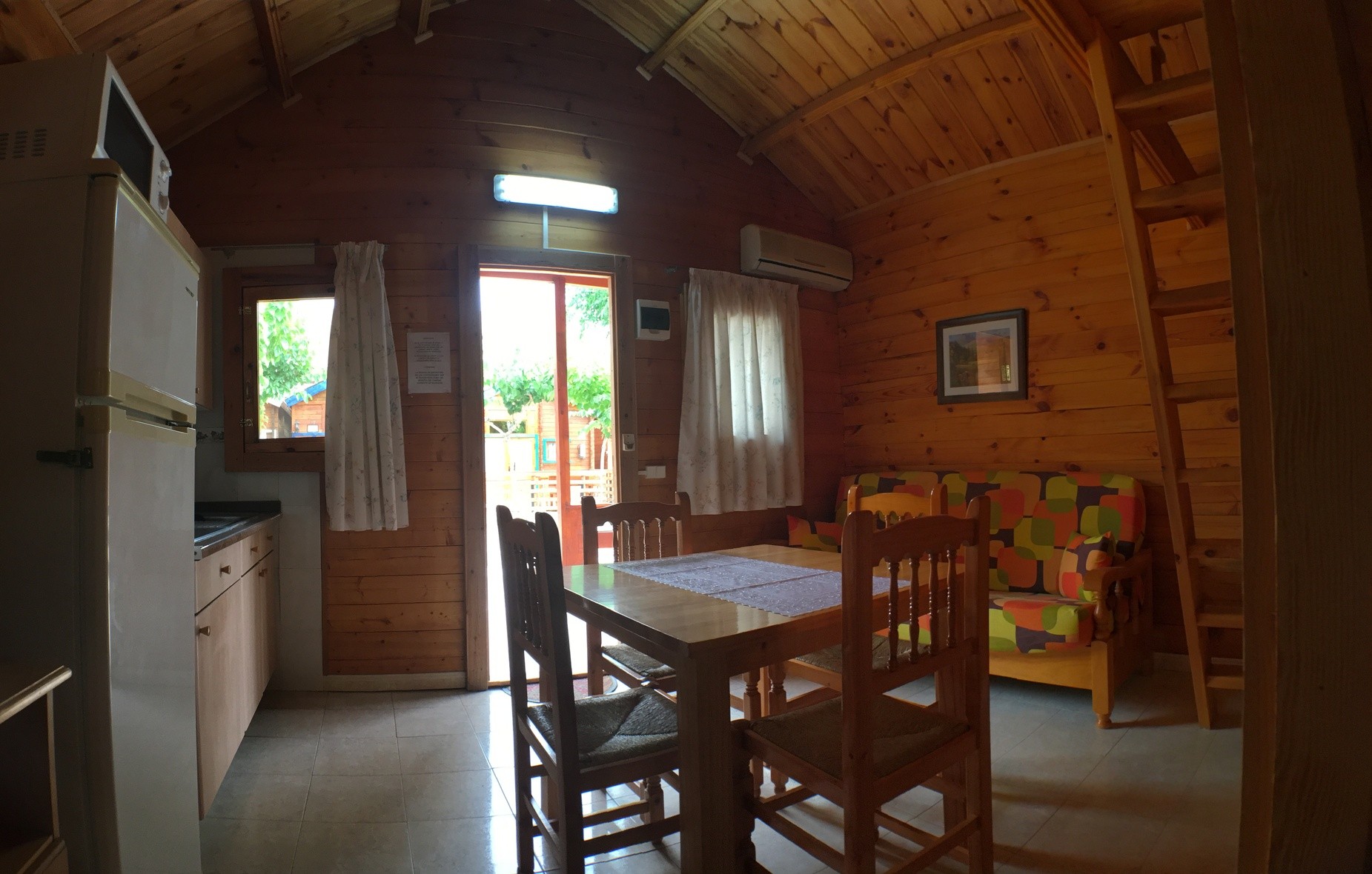 Comedor Bungalow Buhardilla